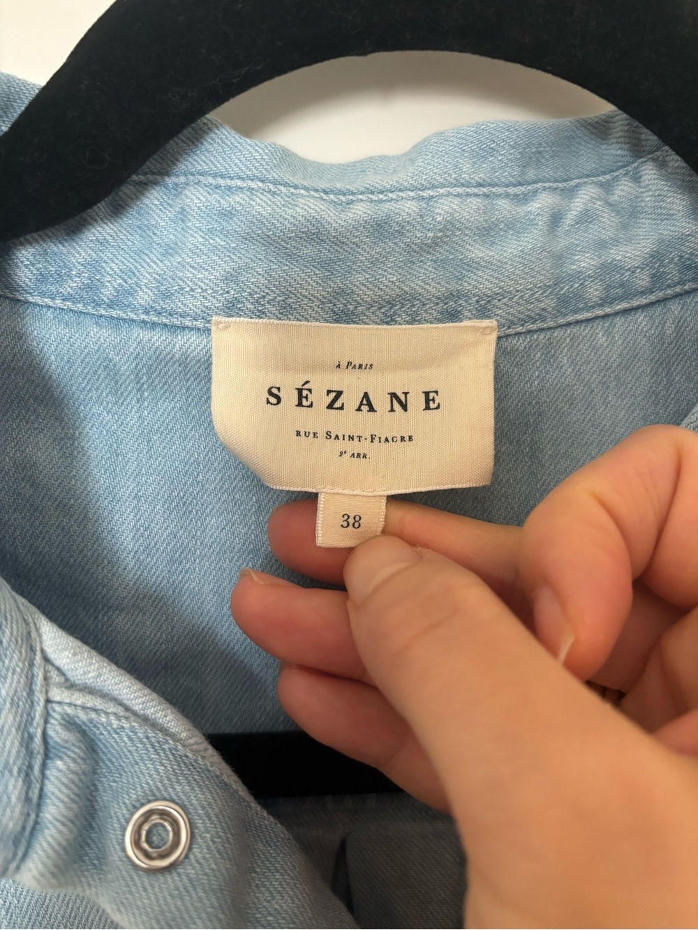 Sezane Max shirt in very light denim - Picture 4 of 6